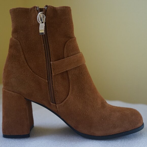 CafeNoir Vera Pelle Womens Size: 7 (37) Suede Leather Ankle Boots w/ Buckle - Picture 4 of 13